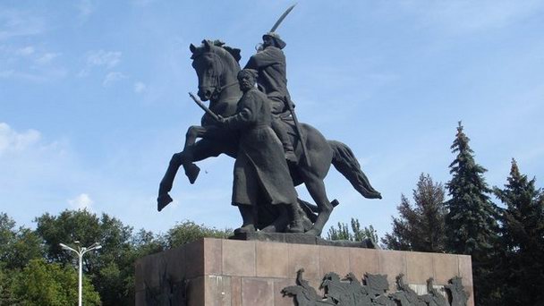 Памятник бойцам 1-й конармии Памятник бойцам 1-й конармии