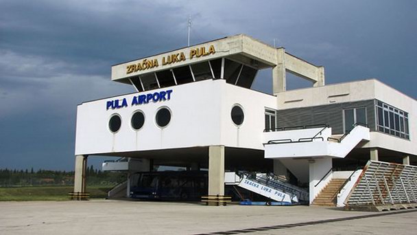 Аэропорт Пулы в Пуле Аэропорт Пулы в Пуле