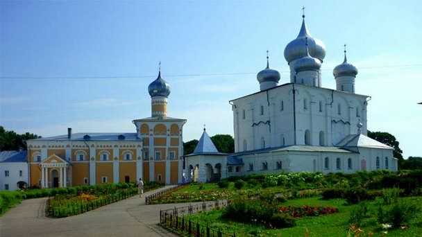 Хутынский монастырь в Великом Новгороде Хутынский монастырь в Великом Новгороде