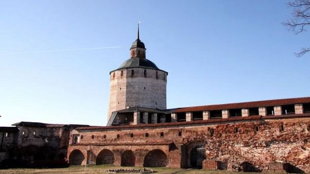 Белозерская башня Кирилло-Белозерского монастыря Белозерская башня Кирилло-Белозерского монастыря