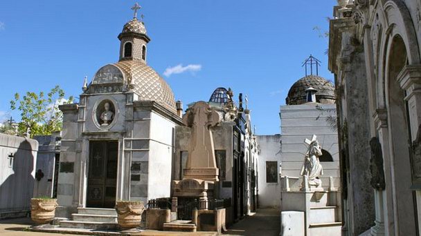 Кладбище La Recoleta Кладбище La Recoleta