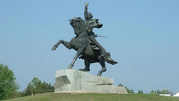 Памятник Суворову Памятник Суворову