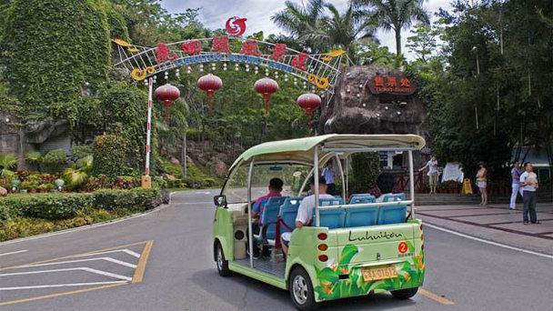 Парк «Олень повернувший голову» на Хайнане Парк «Олень повернувший голову» на Хайнане