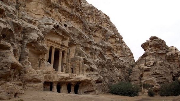 Древнее поселение Al-Beidha Древнее поселение Al-Beidha