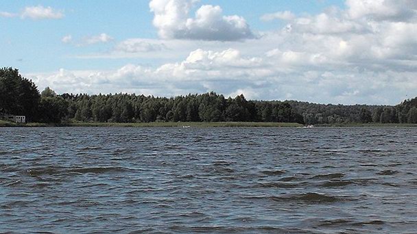 Красное озеро в Калининграде Красное озеро в Калининграде