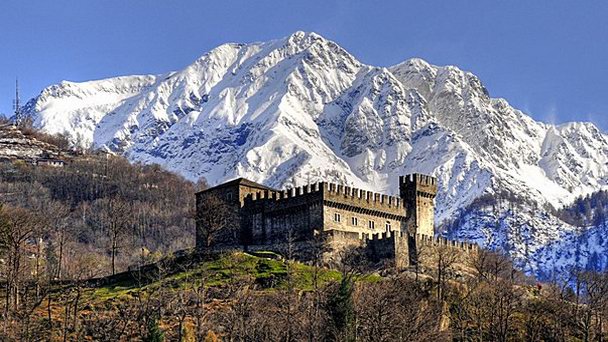 Замок Сассо Корбаро Замок Сассо Корбаро