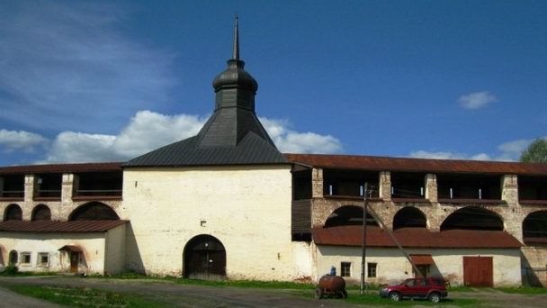 Косая башня Кирилло-Белозерского монастыря Косая башня Кирилло-Белозерского монастыря