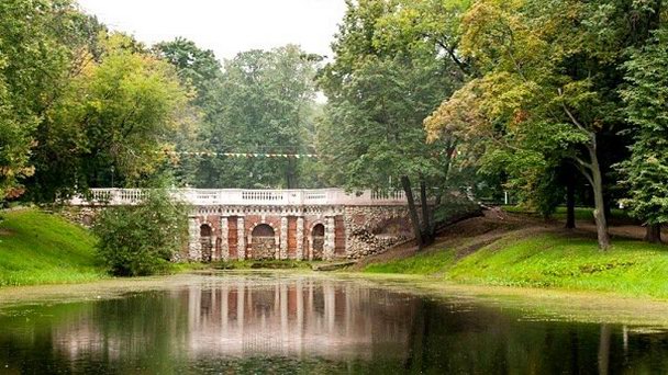 Лефортовский парк в Москве Лефортовский парк в Москве