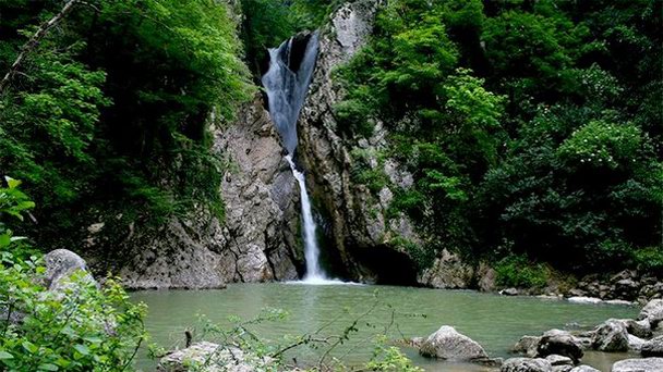 Самшитовые водопады в Дагомысе Самшитовые водопады в Дагомысе