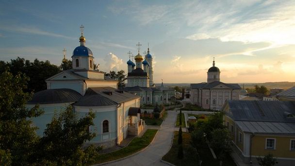 Монастырь Оптина пустынь в Оптиной Пустыни Монастырь Оптина пустынь в Оптиной Пустыни