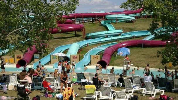 Парк водных горок Fun Mountain в Виннипеге Парк водных горок Fun Mountain в Виннипеге