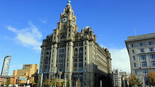 Здание Royal Liver в Англии Здание Royal Liver в Англии