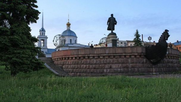 Памятник Афанасию Никитину Памятник Афанасию Никитину