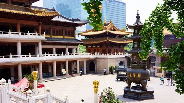 Храм Цзиньан в Шанхае Храм Цзиньан в Шанхае