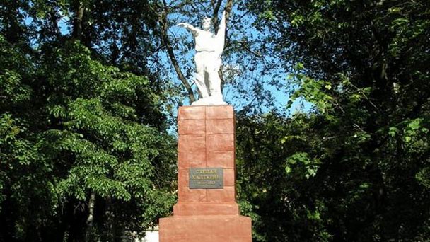 Памятник Степану Халтурину Памятник Степану Халтурину